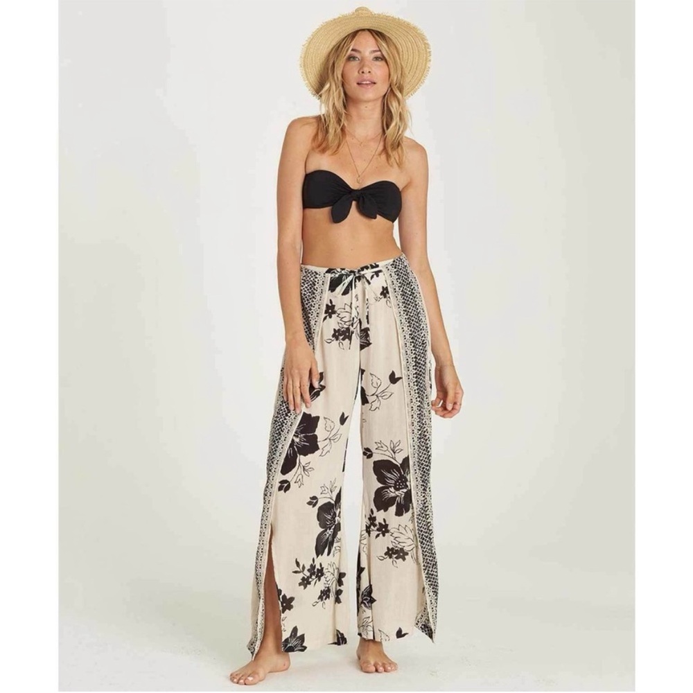 Billabong Floral Flowing Wide-Leg Pants 🖤🤍
